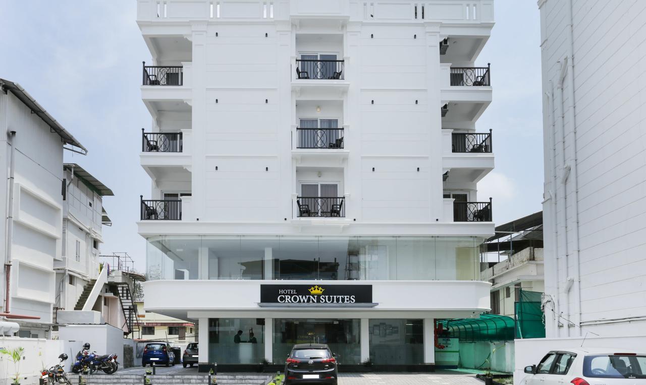 Hotel Crown Suites Kochi Exterior photo