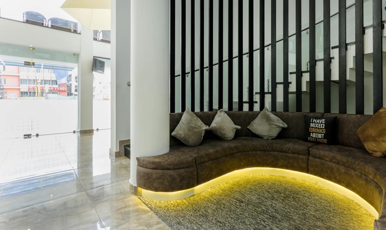 Hotel Crown Suites Kochi Exterior photo