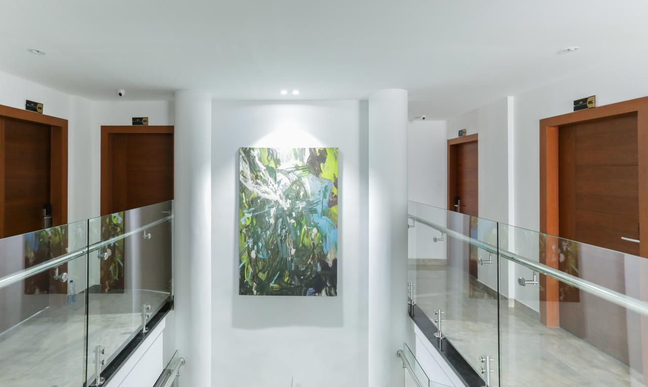 Hotel Crown Suites Kochi Exterior photo