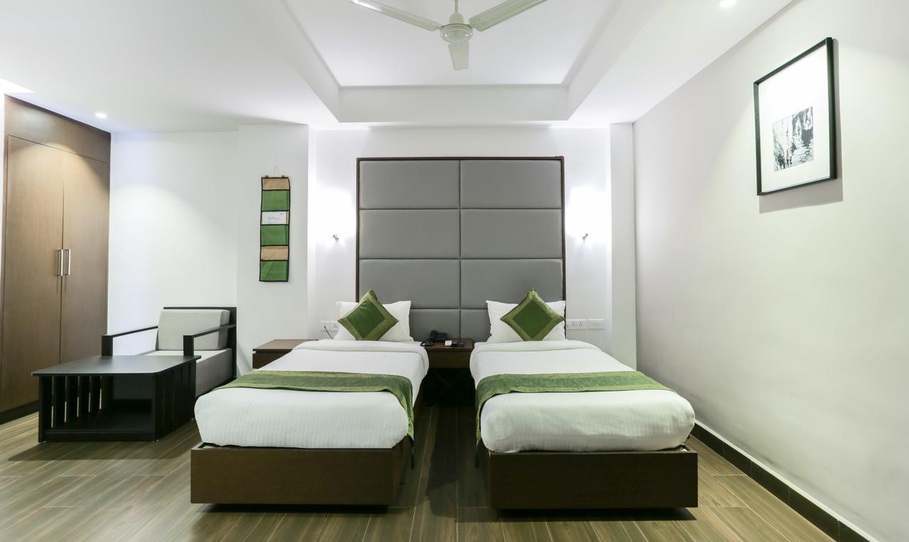 Hotel Crown Suites Kochi Exterior photo